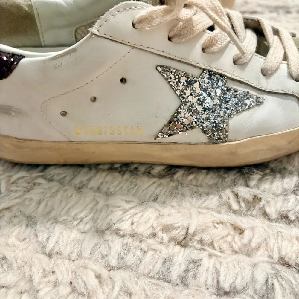 Golden Goose Super-Star Glitter Detail
Low Top Sneaker - Picture 9 of 12